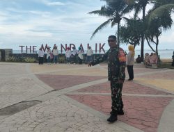 Wujudkan Pantai Bersih dari Sampah, Babinsa Himbau Pecandu Wisata Jaga Kebersihan Pantai