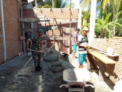 Babinsa koramil 02/Seunagan Bantu pembangunan Rumah warga Di Desa Binaan