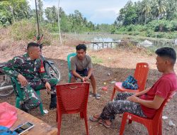 Babinsa Melaksanakan Komsos Dan Ciptakan Keakraban Dengan Warga Binaan
