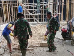 BABINSA KORAMIL 1703-01/ENAROTALI BERSAMA WARGA KERJA BAKTI BANGUN GEDUNG TK/PAUD GKI BETLEHEM MADI