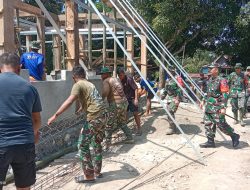 Dansatgas TMMD 125 Kodim 1422/Maros Tinjau Langsung Pengerjaan Rumah Layak Huni di Desa Batu Putih
