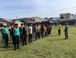 Babinsa dan Bhabinkamtibmas Labuhan Haji Barat Mulai Latih Paskibra, Beri Arahan dan Suntikan Semangat