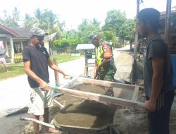 Babinsa koramil 04/Beutong Bantu pembangunan Rumah warga Desa Binaan nya
