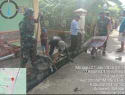 Danramil-03/Mattiro Bulu Kodim 1404/Pinrang Pimpin Kerja Bakti Bersihkan Saluran Air