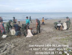 Peduli Lingkungan, Koramil-08 Kodim 1404/Pinrang Bersama Masyarakat Laksanakan Pembersihan Pesisir Pantai