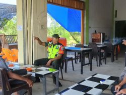 Babinsa Tangse Edukasi Bahaya Judi Online dan Ajak Warga Semarakkan HUT ke-80 Republik Indonsia