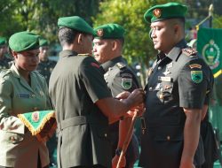 Danrem 181/PVT Pimpin Upacara Serah Terima Jabatan dan Tradisi Satuan Dandim 1802/Sorong
