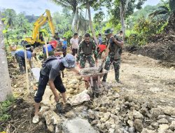 Kejar Target, Satgas TMMD Ke-125 Kodim 1422/Maros Bersama Warga Terus Genjod Pengerasan Jalan
