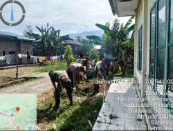 Babinsa Koramil-07 Kodim 1404/Pinrang Kerja Bakti Pembersihan Halaman Kantor Kecamatan