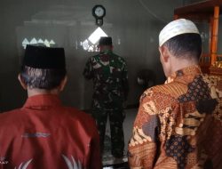 Anggota Satgas TMMD Kodim 1422/Maros Jadi Imam Shalat Jumat di Desa Batu Putih