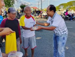 Berbagi dengan Tukang Becak dan Warga Sekitar, Rutan Selayar Gelar Jum’at Berkah