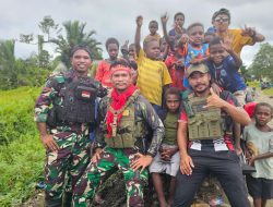 SATGAS PAMTAS MOBILE YONIF 733/MASARIKU BAGIKAN MAKAN BERGIZI GRATIS MELALUI PROGRAM “MASARIKU PEDULI GIZI