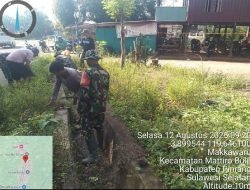 Danramil-03/Mattiro Bulu Kodim 1404/Pinrang Pimpin Kerja Bakti Bersihkan Saluran Air