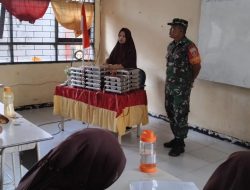 Bersama Babinkamtibmas,Babinsa Koramil 0907/03 Tarbar Bantu Distribusi MBG Ke Sekolah