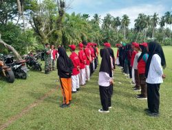 Babinsa Koramil 02/Sungai Limau, Melatih anggota paskibra di lapangan bola nagari Kuranji Ilir
