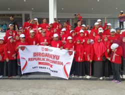 Sebanyak 1219 Siswa dan Guru SMAN 1 Soppeng Ikut Meriahkan Jalan Santai HUT ke-80 RI, di Kabupaten Soppeng