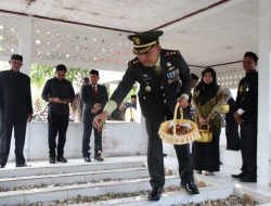 Dandim dan Forkopimda Gelar Upacara Ziarah dan Tabur Bunga Sambut HUT ke-80 RI