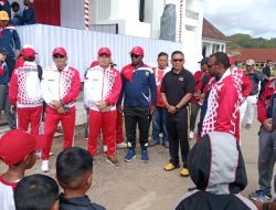 SAMBUT HUT RI KE 80, DANDIM 1703/DEIYAI BERSAMA ANGGOTA IKUT RAMAIKAN JALAN SEHAT DI PEMDA KABUPATEN PANIAI