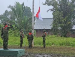 Semangat Kemerdekaan Berkobar di Nduga : Satgas Pamtas Mobile Yonif 733/Masariku Kibarkan Merah Putih dan Gelar Pesta Rakyat di Kampung Mumugu