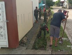 Cegah Banjir, Koramil-03 Kodim 1404/Pinrang Bersama Warga Kerja Bakti Bersihkan Saluran Air