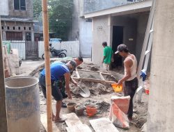 Peduli Tempat Ibadah, Babinsa Koramil 1405-01/Ujung Bersama Warga Gotong Royong Pembangunan Musholla
