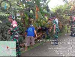 Cegah Banjir, Koramil-03 Kodim 1404/Pinrang Bersama Warga Kerja Bakti Bersihkan Saluran Air
