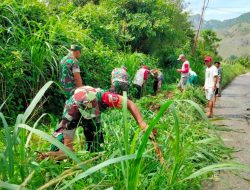 Jaga Lingkungan Agar Tetap Bersih, Personil Koramil 1419-04/Alla Karya Bakti Pembersihan Selokan