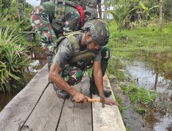 Jembatan Asa dari Perbatasan: Prajurit Masariku Perbaiki Akses Pendidikan di Mumugu