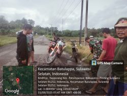 Babinsa Kodim 1404/Pinrang Bantu Kerja Bakti Penimbunan Jalan Tani