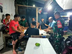 Babinsa Kodim 1404/Pinrang Laksanakan Patroli Poskamling di Wilayah Binaannya