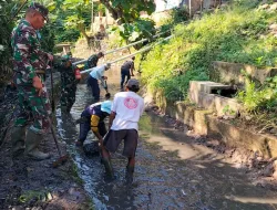 Libatkan Masyarakat, Personel Koramil 1419-03/Baraka Laksanakan Karya Bakti Pembersihan Drainase