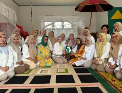 Ketua Persit KCK Cabang XXXIX Dim 1404/Pinrang Kunjungi Rumah Adat Soraja Pinrang