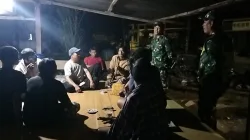 Babinsa Koramil 1419-04/Alla Laksanakan Patroli dan Berikan Edukasi di Pos Ronda