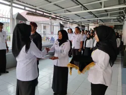 Apresiasi Kinerja Terbaik, Rutan Selayar Berikan Penghargaan Pegawai Teladan Triwulan IV