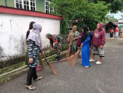 Babinsa 1405-03/Bacukiki Gelar Kerja Bakti Bersihkan Lingkungan di Jalan Bau Massepe