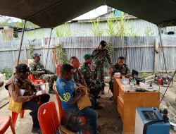 TNI AD Manunggal Air, Danramil 1703-02/Tigi beserta anggota Babinsa Ikuti Vicon Di lokasi Air Bersih Bersama KASAD