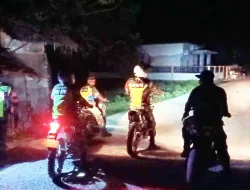 Jaga Stabilitas Keamanan Lingkungan, Pelda Siburian Pimpin Patroli Siskamling di Wilayah Desa Binaan