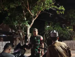 Babinsa Koramil 1404-02/Mattiro Sompe Laksanakan Patroli Malam dan Komsos, Himbau Warga Jaga Kamtibmas