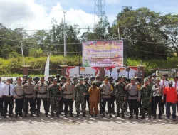 Dandim 1703/Deiyai menghadiri Apel Gabungan TNI/Polri bersama Pemda Kab. Deiyai Operasi Lilin Noken 2025 dalam rangka Pengamanan Natal 2025 dan Tahun Baru 2026