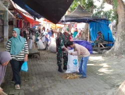 Koramil 02/Enrekang Gelar Karya Bakti Pembersihan Pasar Sentral Enrekang