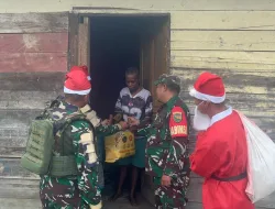 Kodim Deiyai 2: BABINSA KORAMIL 1703-03/OBANO BERSAMA ANGGOTA SATGAS PAMTAS YONIF 711/RKS MELAKSANAKAN KEGIATAN PEMBAGIAN BINGKISAN NATAL KEPADA MASYARAKAT BINAAN