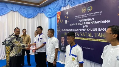 Berkah Natal 2025, 17 Warga Binaan Lapas Banjarbaru Terima Remisi dan PMP