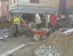 Pererat Hubungan dengan Warga, Babinsa Koramil 26/Grong-Grong Laksanakan Komsos
