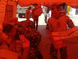 Kodim 0308/Padang Pariaman Salurkan Bantuan Sembako Kepada Warga Terdampak Bencana Di Nagari Pasie Laweh