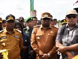 DANDIM 1707/MERAUKE DAMPINGI GUBERNUR PAPUA SELATAN RESMIKAN KANTOR GUBERNUR DAN DPR