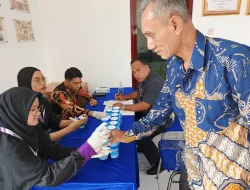 Keren, Petugas dan Warga Binaan Rutan Salatiga Ikuti Tes Urine