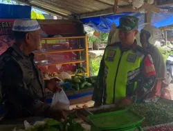 Babinsa jalin komsos dengan pedagang sayur