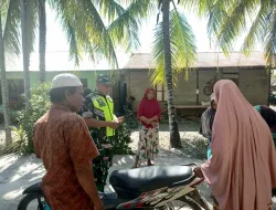 Babinsa jalin komsos dengan masyarakat