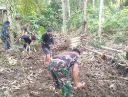 Personel Koramil 1419-02/Enrekang Laksanakan Karya Bakti Pembuatan Drainase