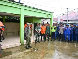 Danrem 141/Toddopuli Dampingi Pangdam XIV/Hasanuddin Lepas Tim Pencarian Korban Pesawat ATR 42-500 Hari ke 3 di Kab. Pangkep